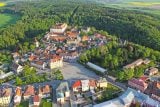 Archeologové objevili v Opočně pozůstatky středověkého opevnění města a keramické střepy