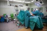 Českobudějovická nemocnice jako první v republice operuje mozek novou technologií