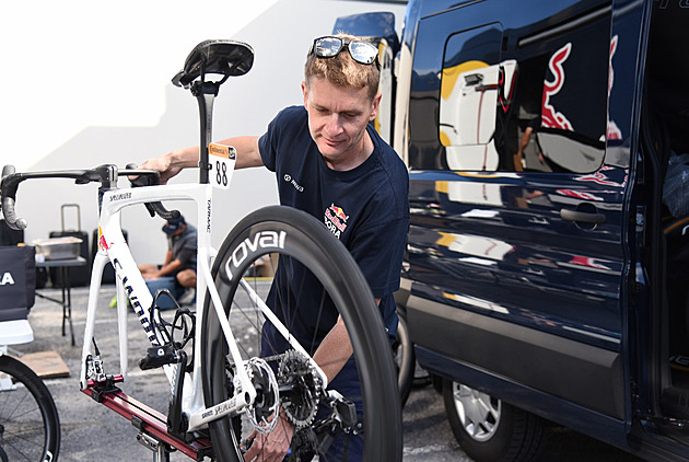 Kolo Evenepoela pod bedlivým dohledem. A jak je rychlé? Tour očima mechanika