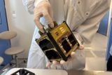 Kostka se čtyřmi svinovacími metry. Malá družice studentů z Brna poletí do vesmíru, vynese ji SpaceX