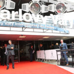 KVIFF 2026: Program, hlavní hosté, soutěžní filmy a vstupenky ve Varech KVIFF 2026: Program, hlavní hosté, soutěžní filmy a vstupenky ve Varech