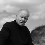 Severská poetika i žížaly. Festival ukázal novou znělku se Stellanem Skarsgårdem Severská poetika i žížaly
