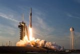Čína dohání USA. Čínská společnost LandSpace slaví úspěšný návrat znovuvyužitelného prvního stupně rakety