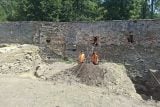 Patřily husitům, nebo Švédům? Archeologové u hradu Pernštejn vykopali rozlámané koule