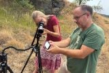 Tři tisíce druhů, tisíce snímků. Botanici mají poslední sezonu na dokončení fotoatlasu, pracují na něm 8 let
