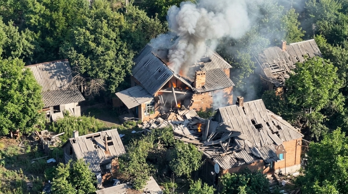 Video: Záběry z fronty ukazují útok FPV dronu na ukrajinské operátory dronů