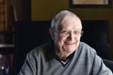 Jiří Suchý pětadevadesátiletý. Své narozeniny slavit nechce, připomene je ale televize, kniha i nahrávky