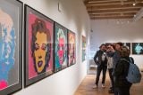 Snímky o těle, autorské fotoknihy i míchání barev. Pardubická galerie otevřela dvě nové expozice