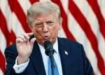 Trump se označil za pojistku proti nevyzpytatelnému vývoji AI, snahy o její omezení odmítá