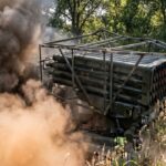 Video: Ruský raketomet se schoval mezi stromy. Drony ho stejně vypátraly Video: Ruský raketomet se schoval mezi stromy