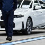 BMW unikla podoba razantně přepracované řady 5, sama automobilka ji omylem ukázala v materiálu k úplně jinému autu
