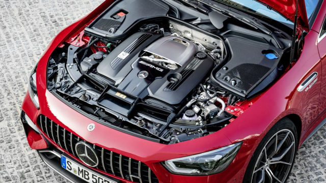 „Podcenili jsme sílu motorů V8,” sype si na hlavu popel šéf Mercedesu. A slibuje dokonce dvanáctiválcové překvapení