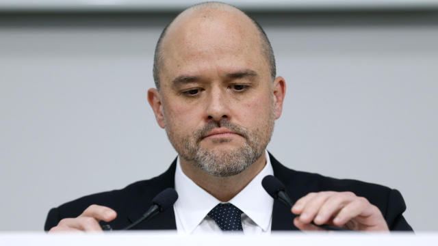 Prodeje Nissanu se propady na nejnižší úroveň od roku 2003. Možná nebyl úplně nejlepší nápad surově vyhodit zachránce firmy