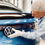 VW má skoro ďábelský plán, zmrazí mzdy 660 tisícům zaměstnanců po celém světě, některým až do důchodu